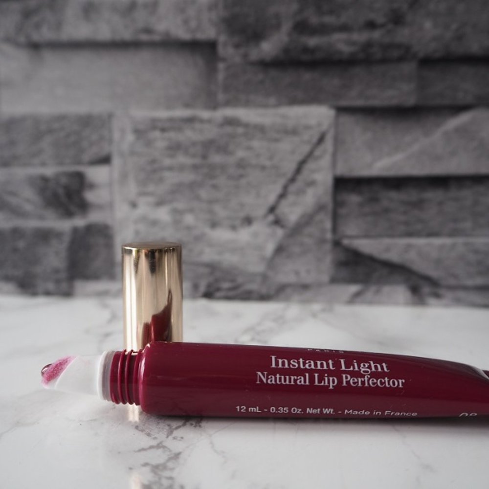 Instant Light Natural Lip Perfector - Picture 2 of 4